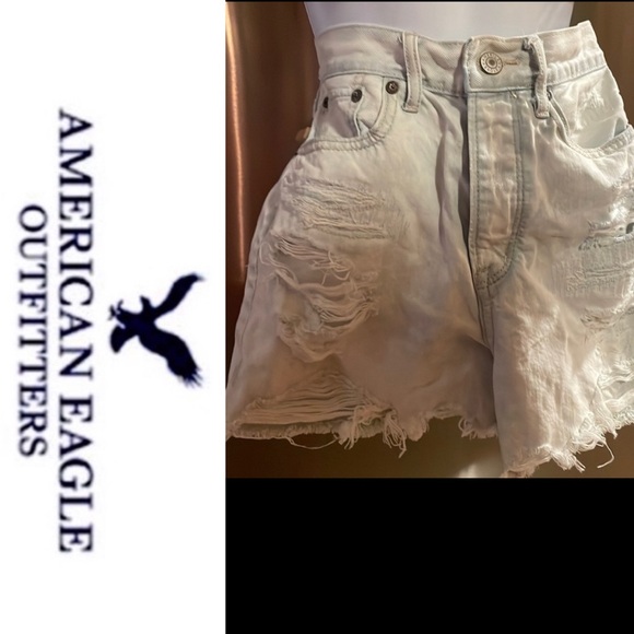 AEO 90’s Boyfriend Distressed Shorts 🤍 - Picture 3 of 17